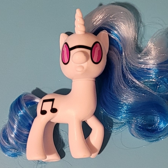 DJ-Pon-3 aka Vinyl Scratch My Little Pony NWOT toy! Rare! - Picture 2 of 5